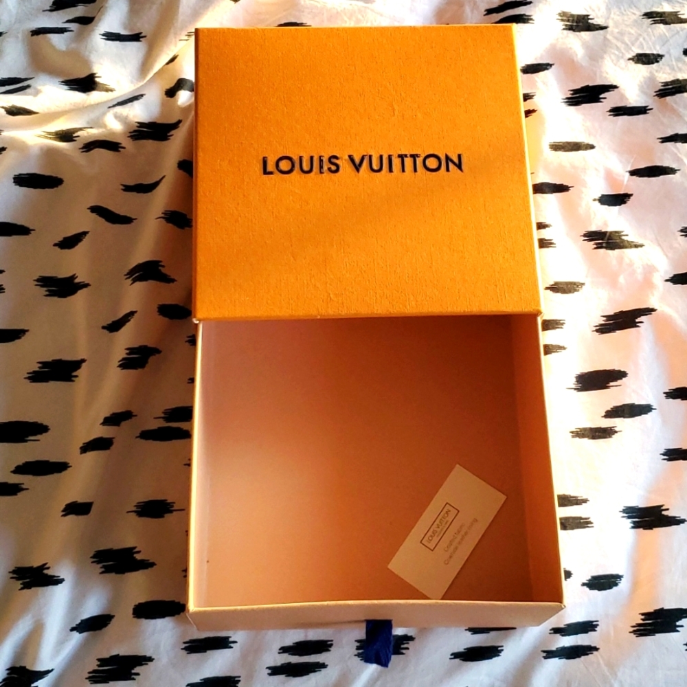 Louis Vuitton Small Box (Belt Size)